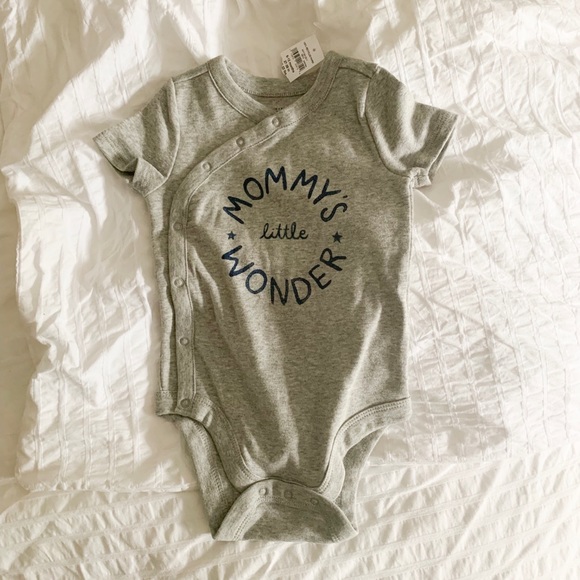 NWT Baby gap 6-12month gray onesie - Picture 1 of 2